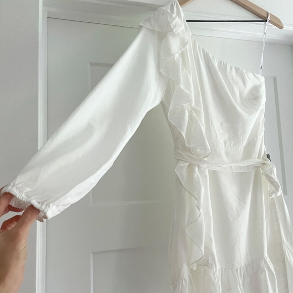 ❤️ NWT Lulus Lulu's Weekend Wonder White One Shoulder Ruffle Mini Dress Small - Picture 5 of 10
